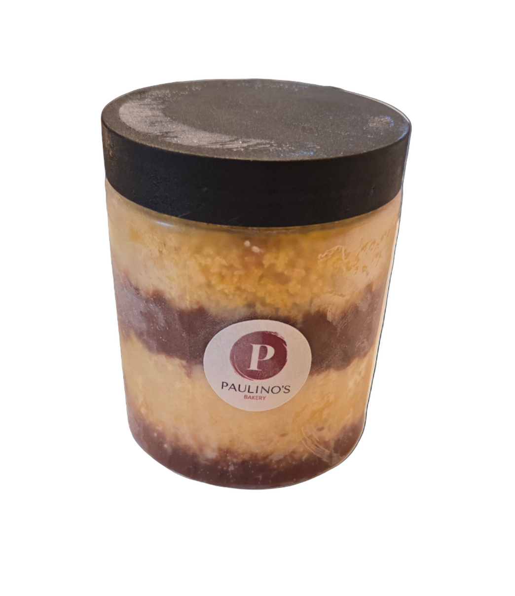 Bolo gelado Cenoura com Brigadeiro.